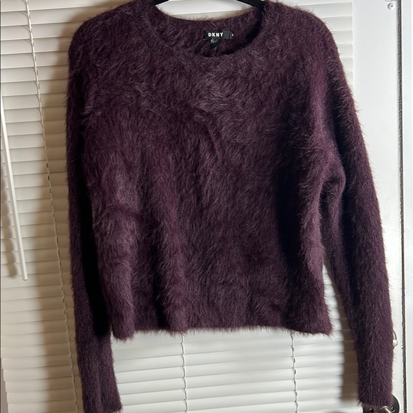 A082 DKNY Purple Crew Neck Fuzzy Sweater - Picture 1 of 3